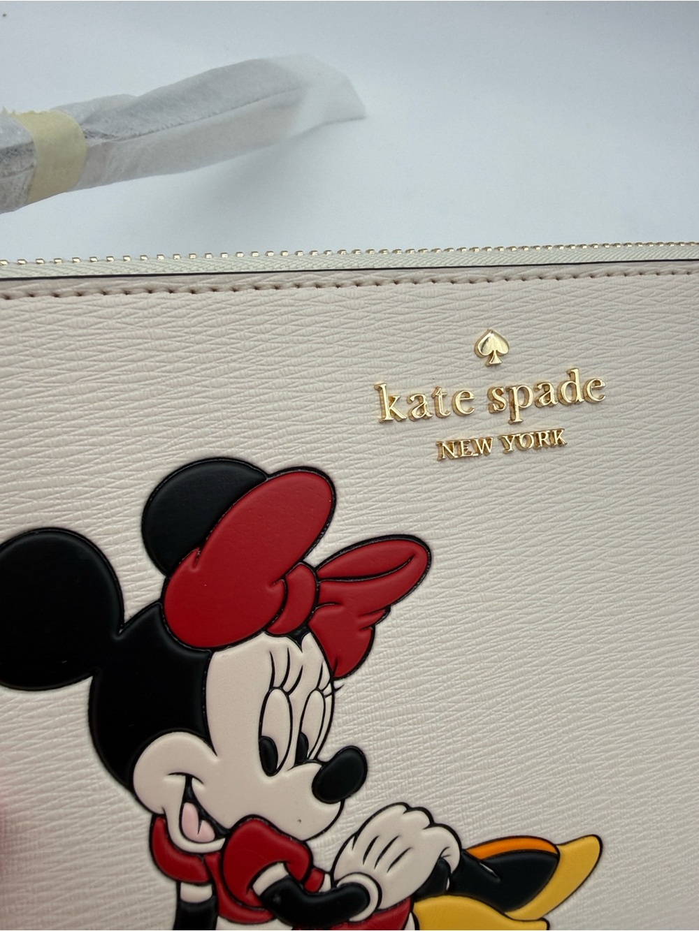 Kate Spade Disney X Kate Spade New York Minnie Medium L-Zip Wristlet Parchment - Picture 3 of 15
